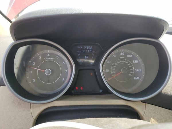 2012 HYUNDAI ELANTRA