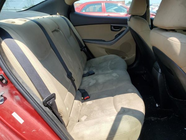 2012 HYUNDAI ELANTRA