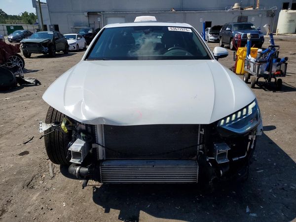 2023 AUDI A4 S Line quattro Prestige