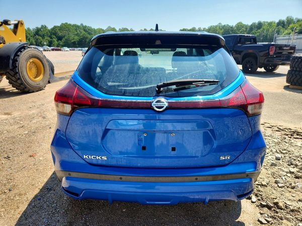 2021 NISSAN KICKS SR