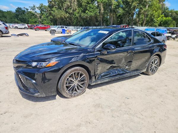 2024 TOYOTA CAMRY