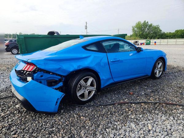 2026 FORD MUSTANG I4