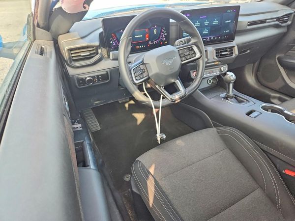 2026 FORD MUSTANG I4