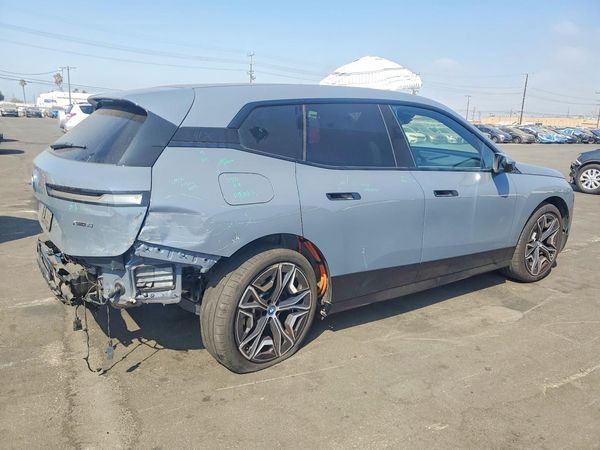 2024 BMW IX xDrive50