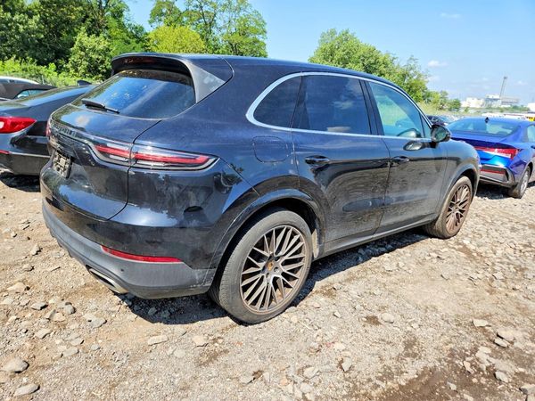 2020 PORSCHE CAYENNE