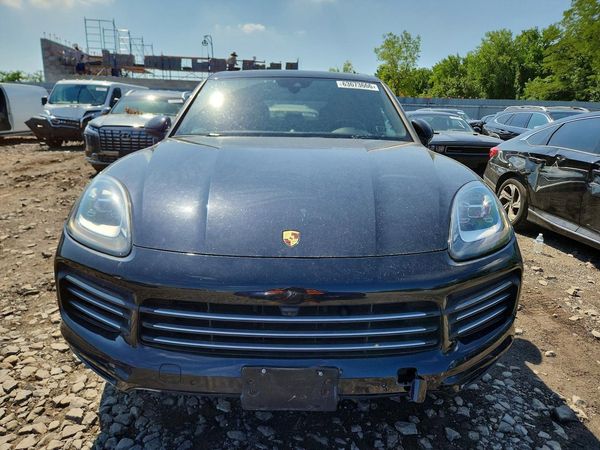 2020 PORSCHE CAYENNE