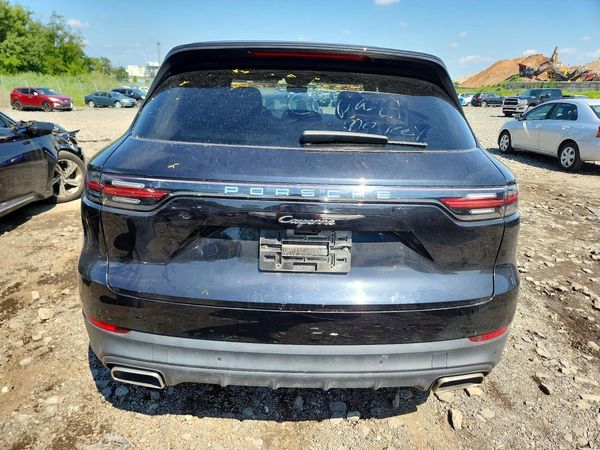 2020 PORSCHE CAYENNE