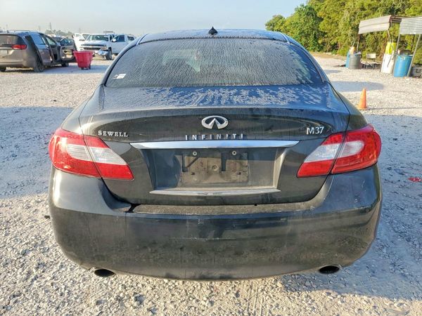 2012 INFINITI M37