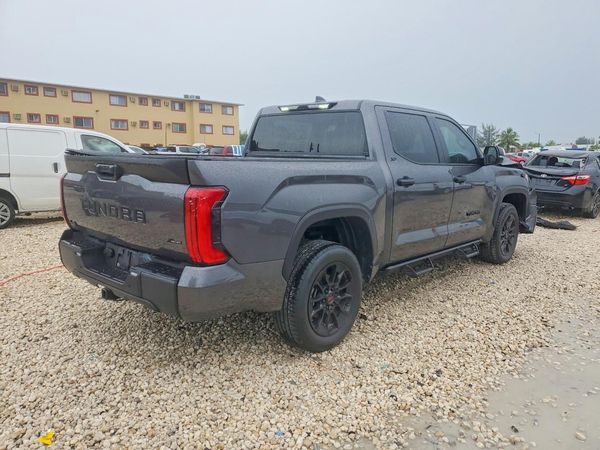 2025 TOYOTA TUNDRA SR5