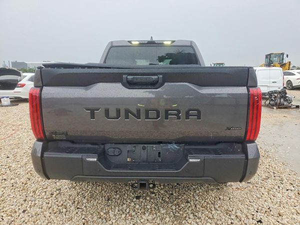 2025 TOYOTA TUNDRA SR5