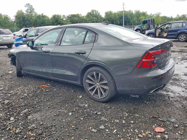 2022 VOLVO S60