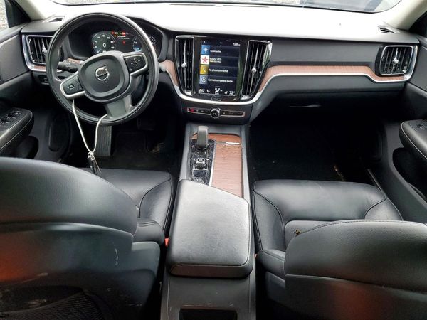 2022 VOLVO S60