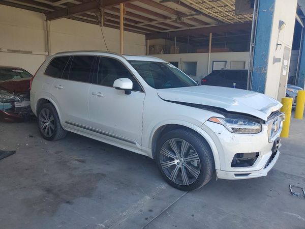 2025 VOLVO XC90 Core