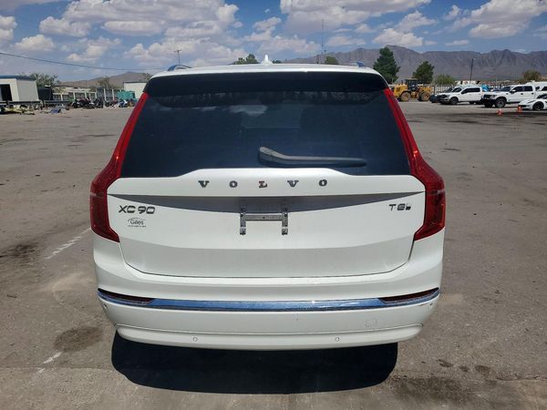 2025 VOLVO XC90 Core