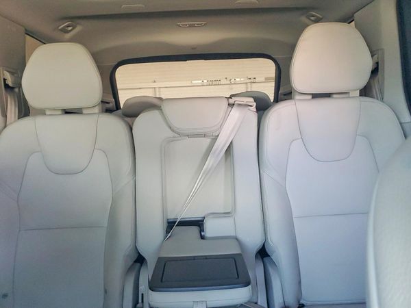 2025 VOLVO XC90 Core