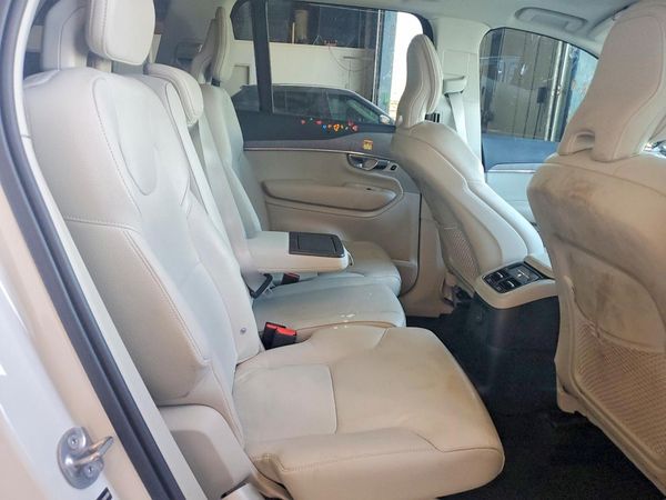 2025 VOLVO XC90 Core