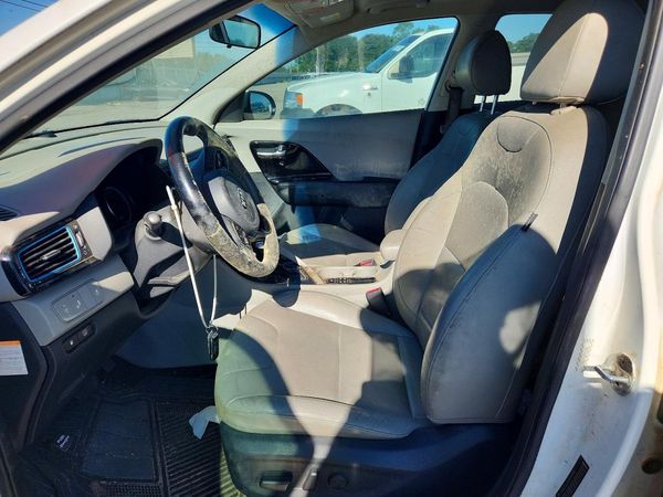 2017 KIA NIRO