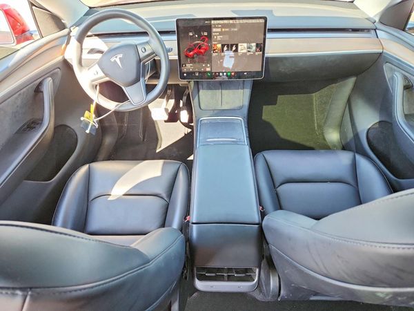 2024 TESLA MODEL Y