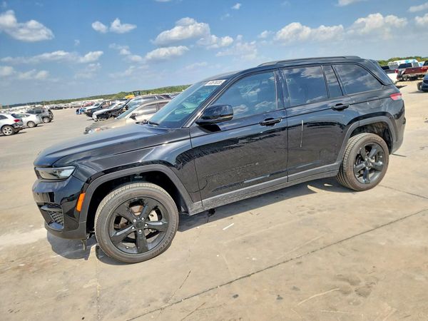 2023 JEEP GRAND CHEROKEE Laredo, Altitude