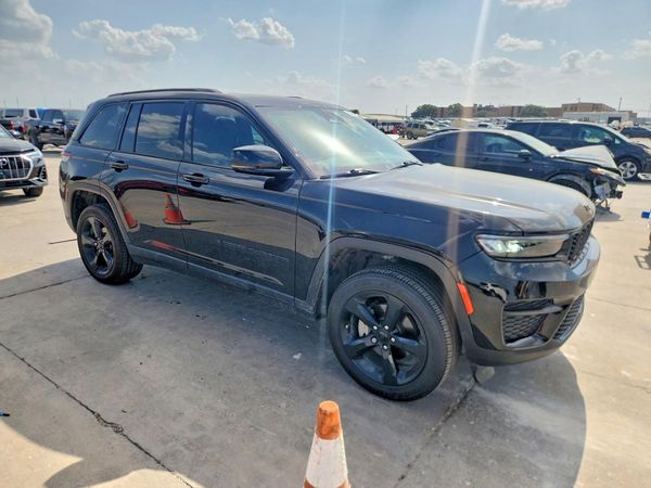 2023 JEEP GRAND CHEROKEE Laredo, Altitude