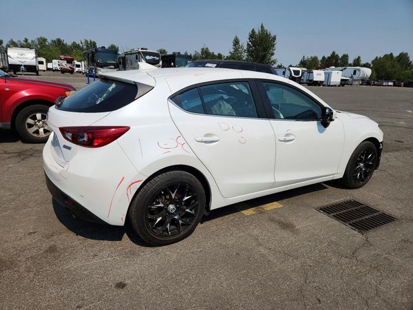 2016 MAZDA 3 SE