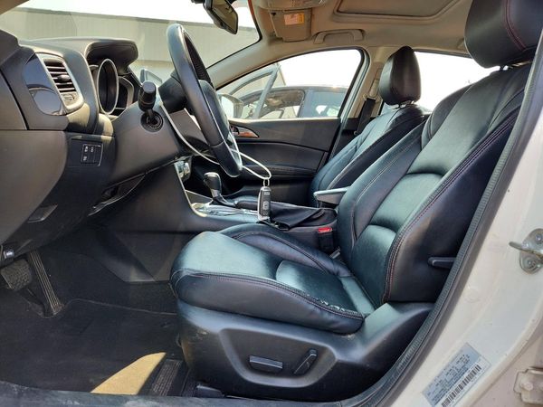 2016 MAZDA 3 SE
