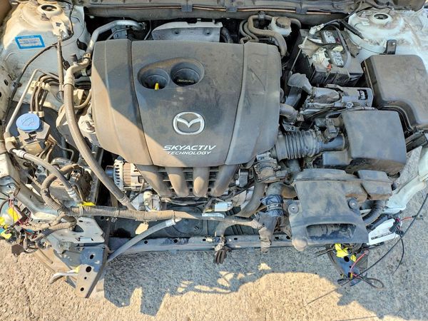 2016 MAZDA 3 SE