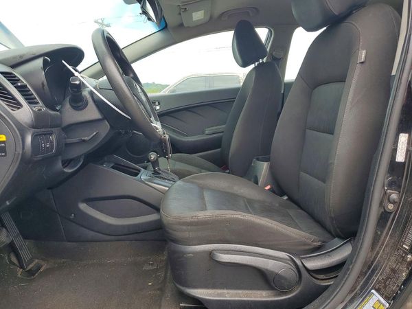 2016 KIA FORTE GL (Middle-Low Grade)