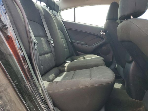 2016 KIA FORTE GL (Middle-Low Grade)