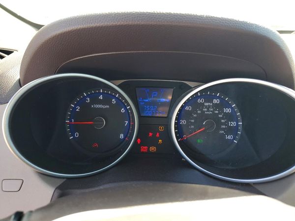 2015 HYUNDAI TUCSON GL (Middle-Low)