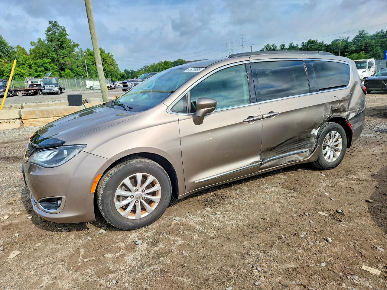 2017 CHRYSLER PACIFICA