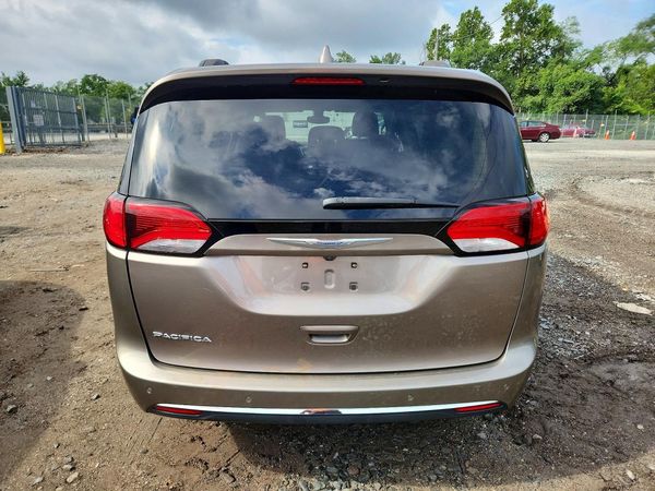 2017 CHRYSLER PACIFICA