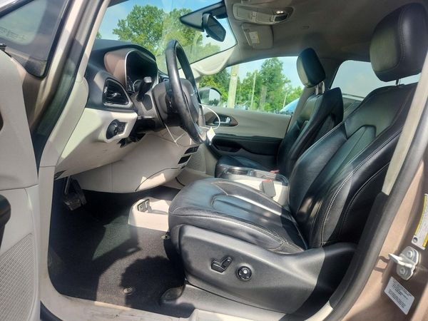 2017 CHRYSLER PACIFICA