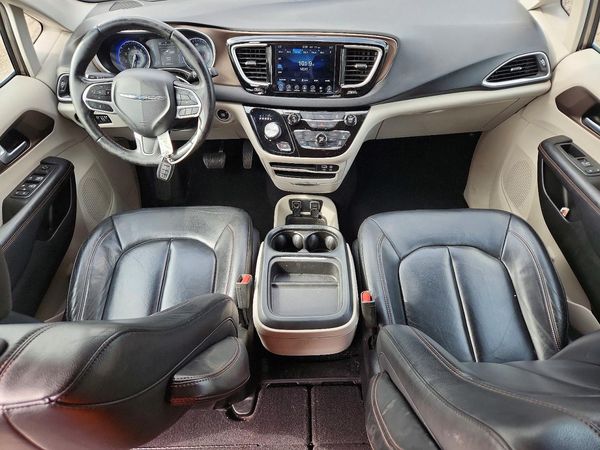 2017 CHRYSLER PACIFICA