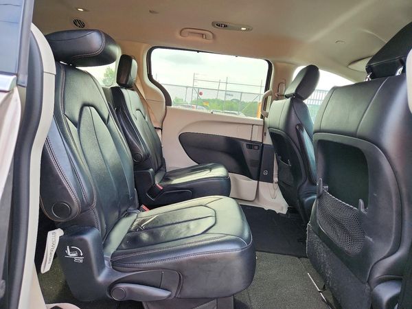 2017 CHRYSLER PACIFICA