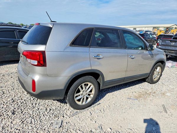 2014 KIA SORENTO Base/ LX