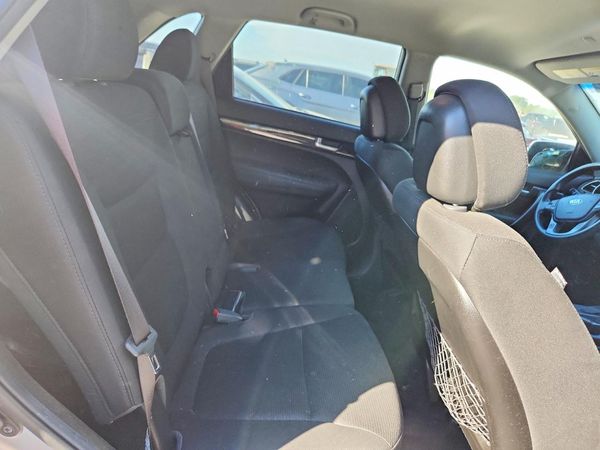 2014 KIA SORENTO Base/ LX