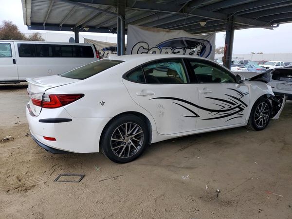 2016 LEXUS ES