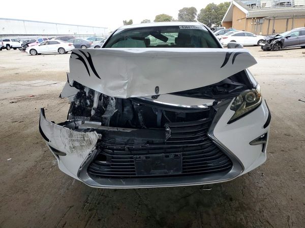 2016 LEXUS ES