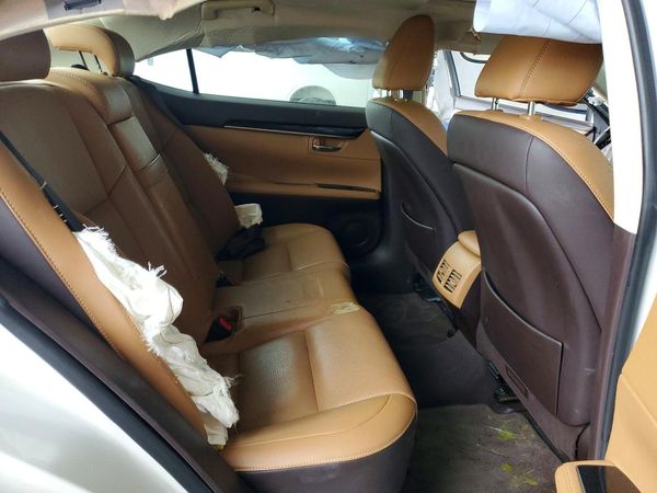 2016 LEXUS ES