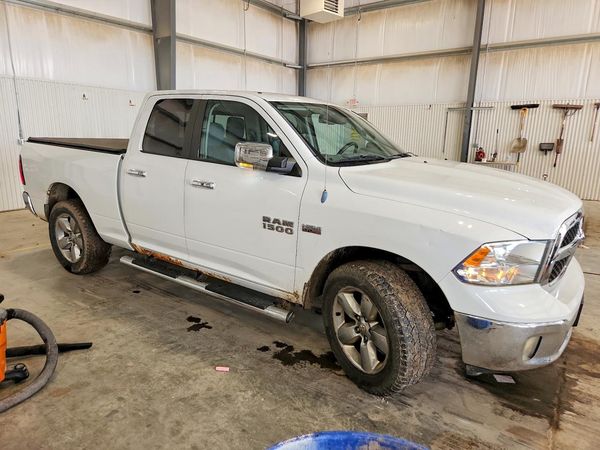 2013 RAM 1500 SLT QUAD CAB 4X4