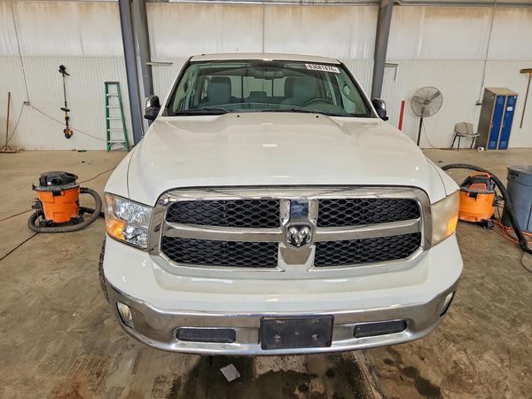 2013 RAM 1500 SLT QUAD CAB 4X4