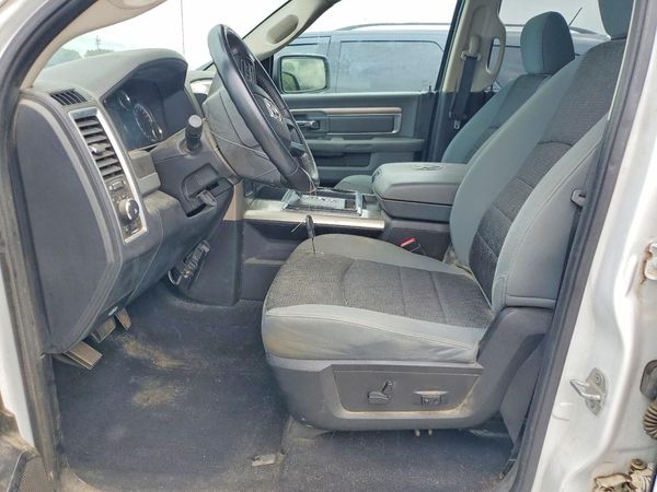 2013 RAM 1500 SLT QUAD CAB 4X4