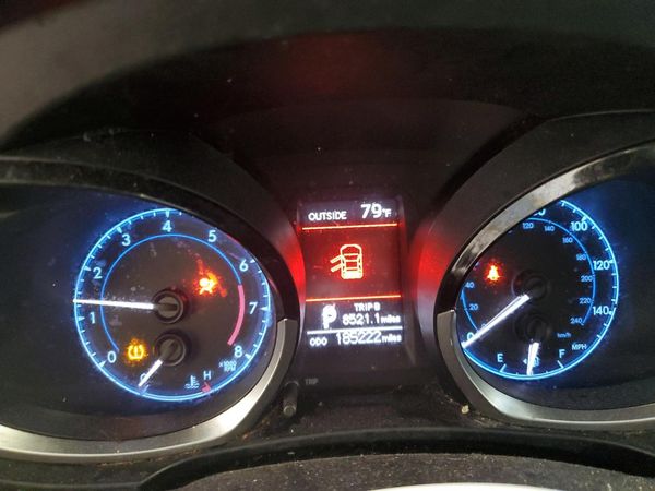 2015 TOYOTA COROLLA