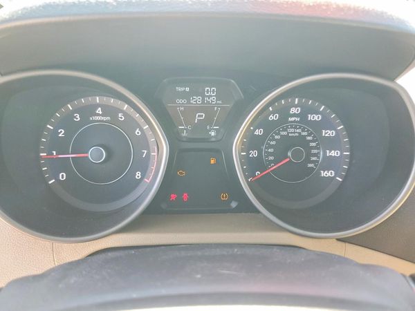 2013 HYUNDAI ELANTRA