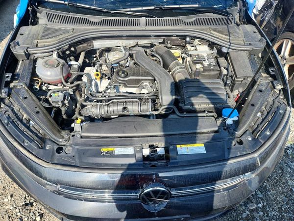 2025 VOLKSWAGEN JETTA Sport — Engine bay