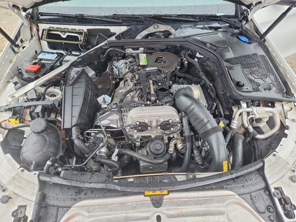 2020 MERCEDES-BENZ C-CLASS C300-4M — Engine bay