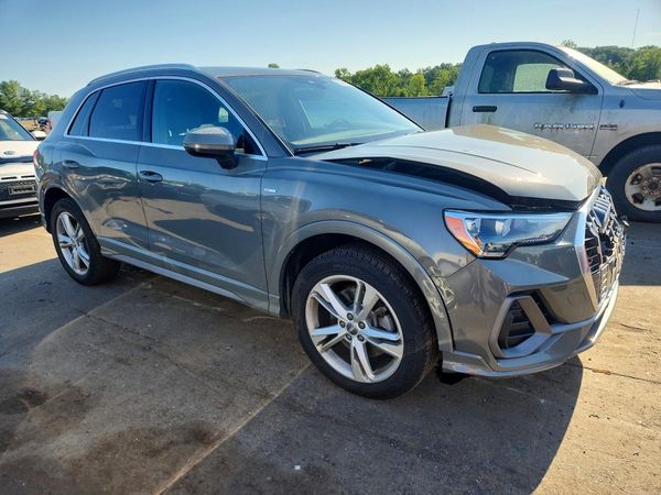 2020 AUDI Q3 S Line quattro Premium