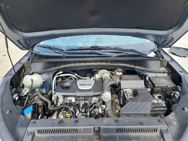 2016 HYUNDAI TUCSON — Engine bay