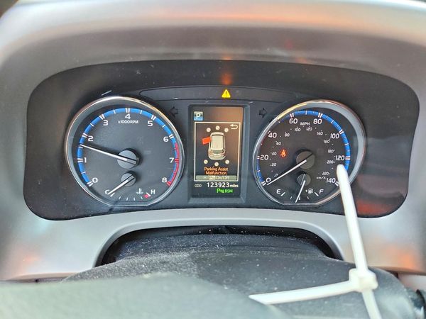 2016 TOYOTA RAV4 XLE (M Grade)